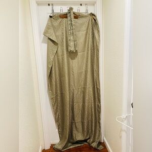 3” x 9” Green Curtain + Rod Guide on Top + Bottom 6 Matching Ties + Buttonholes